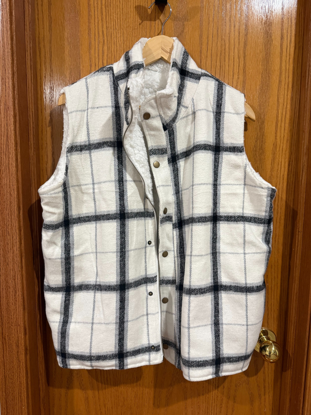 Plaid Sherpa Lined Fleece Vest Button Zip Sleeveless White Black Sz L/XL